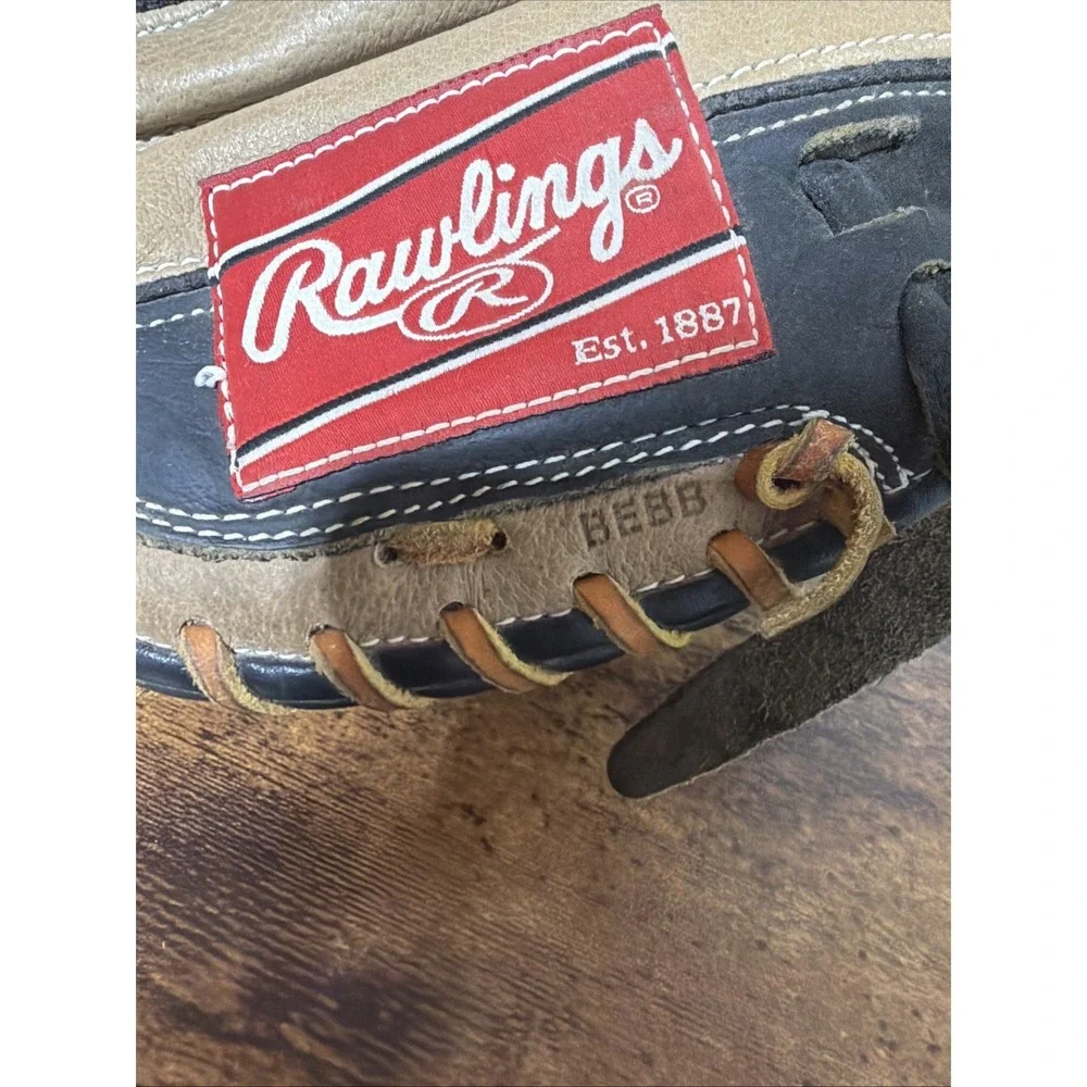 Rawlings catchers mitt